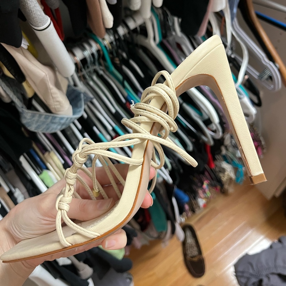 SCHUTZ SIRENA SANDAL IN NUDE